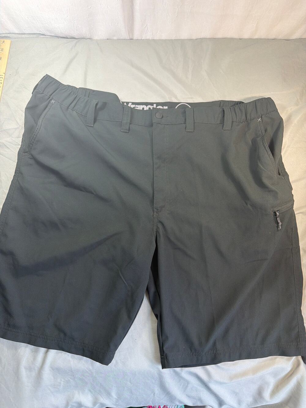 Wrangler Men's Flat front Shorts size 48